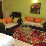 Modern Basement Apartment Gio II